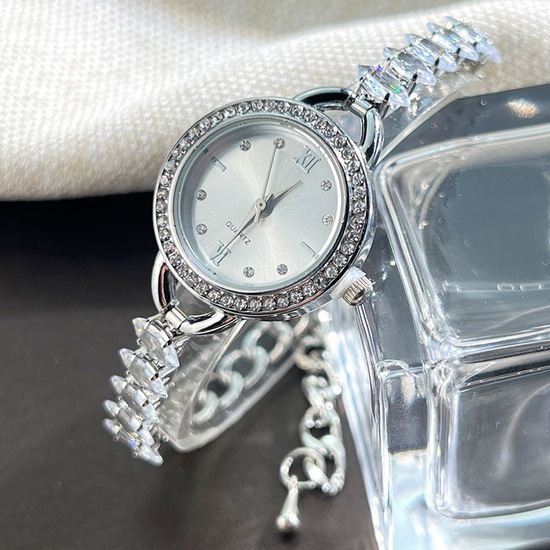 UTHAI CQ383 Fashionable Women  - Luxury Women'S Watch recension och pris